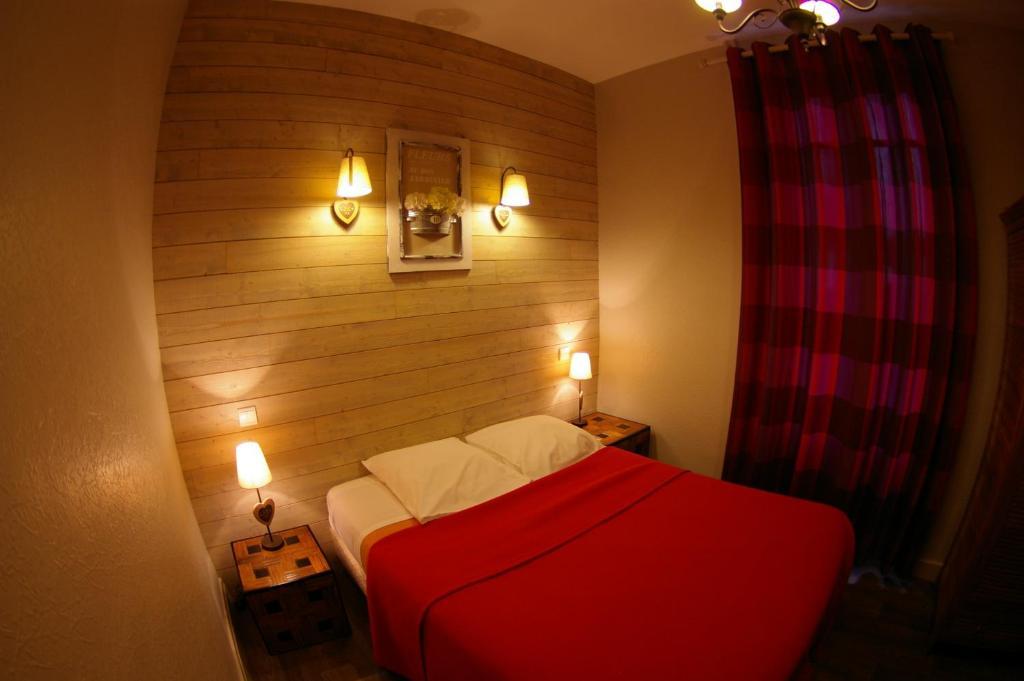 Logis Hotel Le Cheval Noir Argenton Sur Creuse Phòng bức ảnh