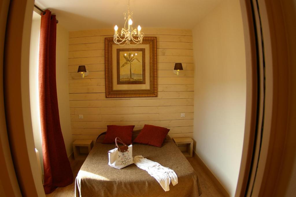 Logis Hotel Le Cheval Noir Argenton Sur Creuse Phòng bức ảnh
